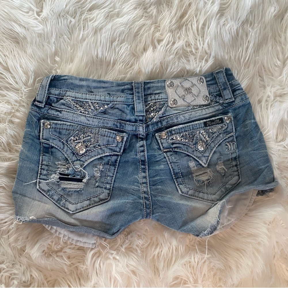 Miss Me jean shorts size 28